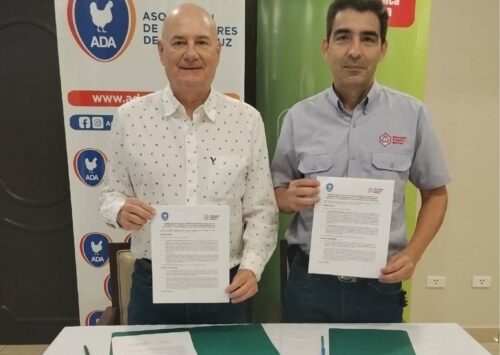 ADA y la Universidad Evangélica firman convenio para impulsar la innovación e investigación avícola en Santa Cruz